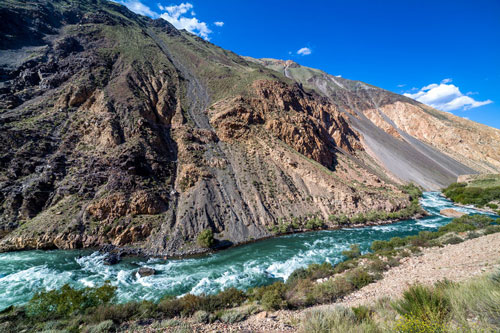 Rivière de Kekemeren en montagnes de Tien Shan, Kirghizistan