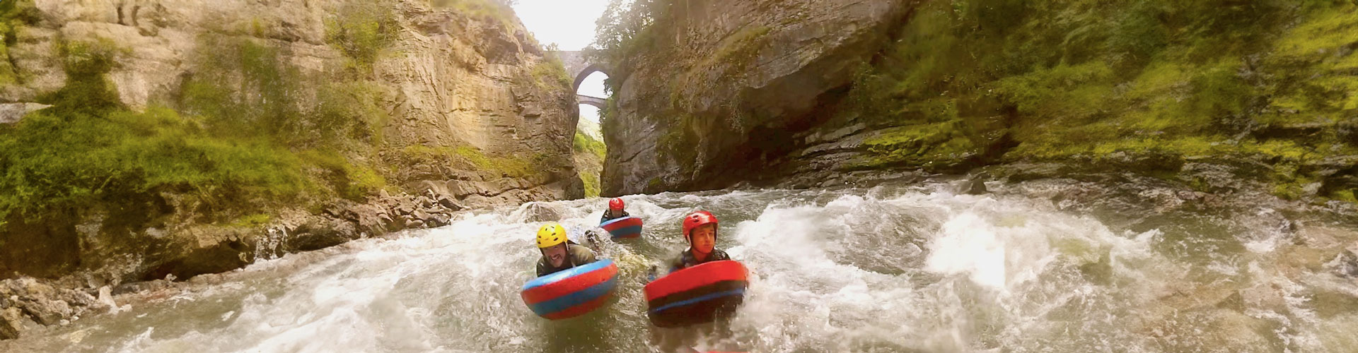 3 hydrospeeds en action sur l'Ubaye