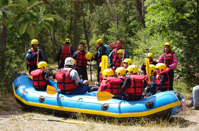 Briefing an obligation before each rafting descent
