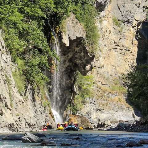 Les Gorges Royales en rafting sur l'Ubaye jusqu'au lac de Serre-Ponçon