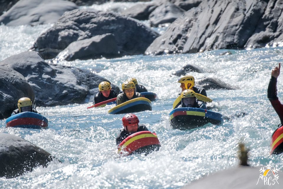 Guide hydrospeed dans les rapides de l'Ubaye